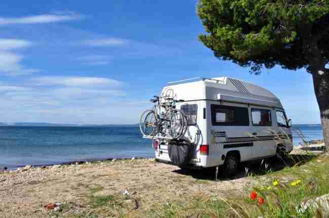 Ley de Costas: Can I spend the night with my motorhome by the sea?