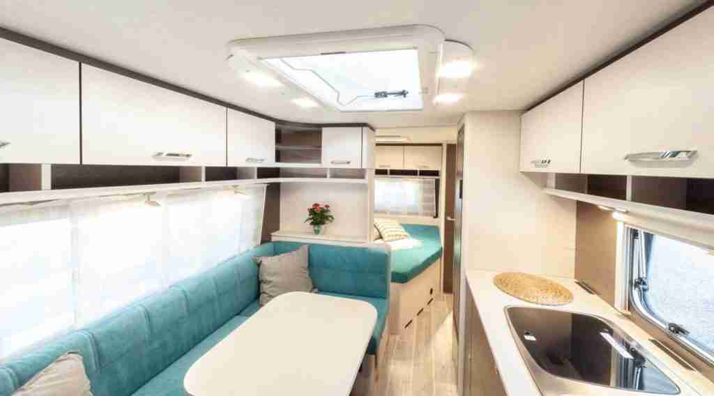 colores alegres tapicerias caravana 495 QSK Dethleffs C'Go