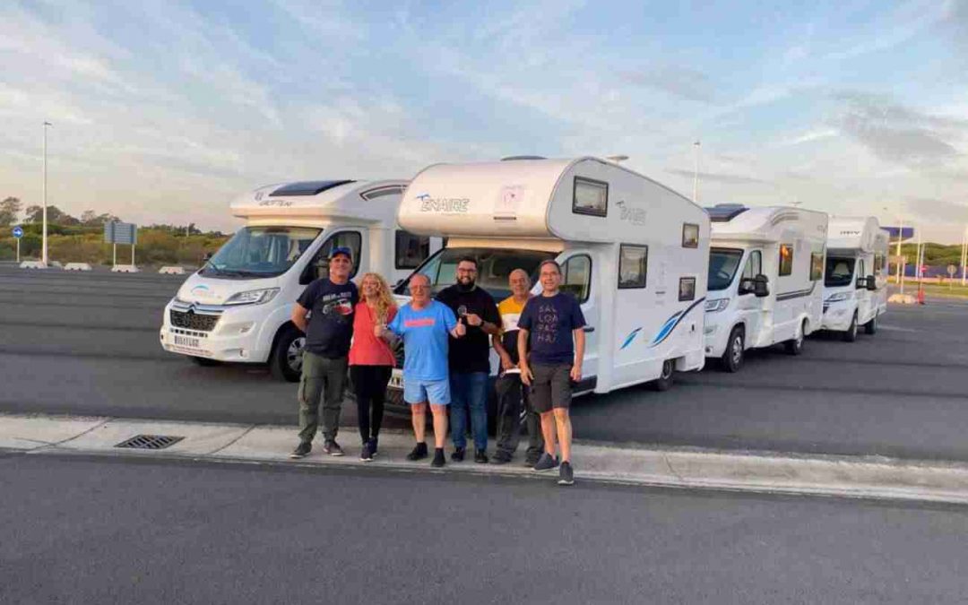 7 autocaravanas llenas para ayudar a La palma