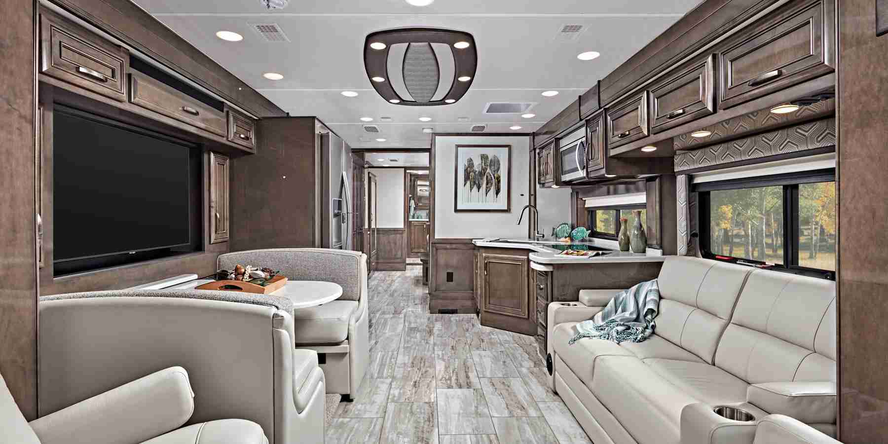 Jayco Embark: la autocaravana para viajar como en billete de primera