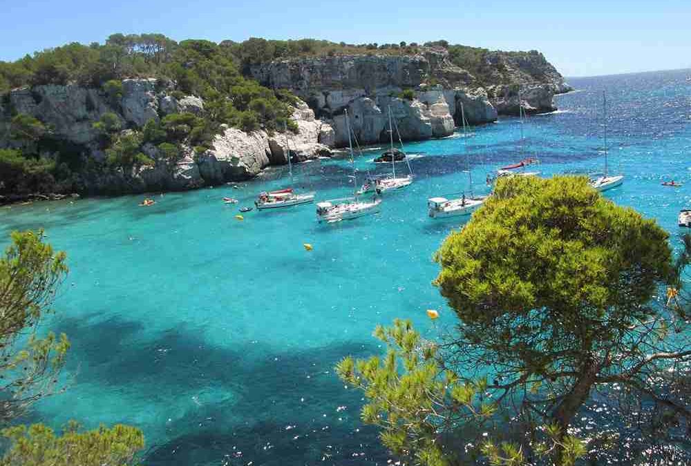 cala menorca agua transparente