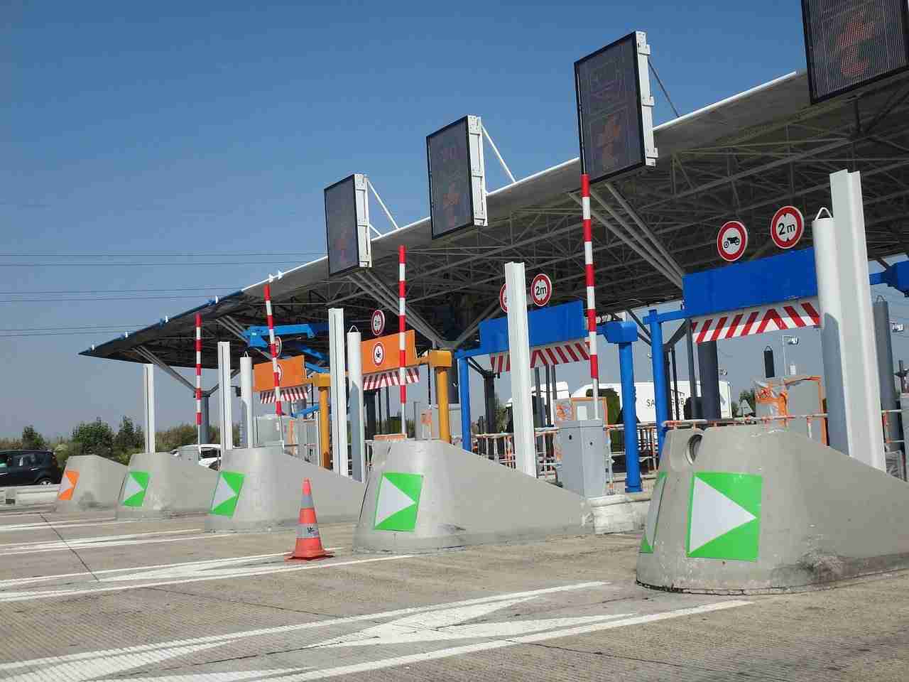 ¿Cómo funcionan los peajes en España para autocaravanas?