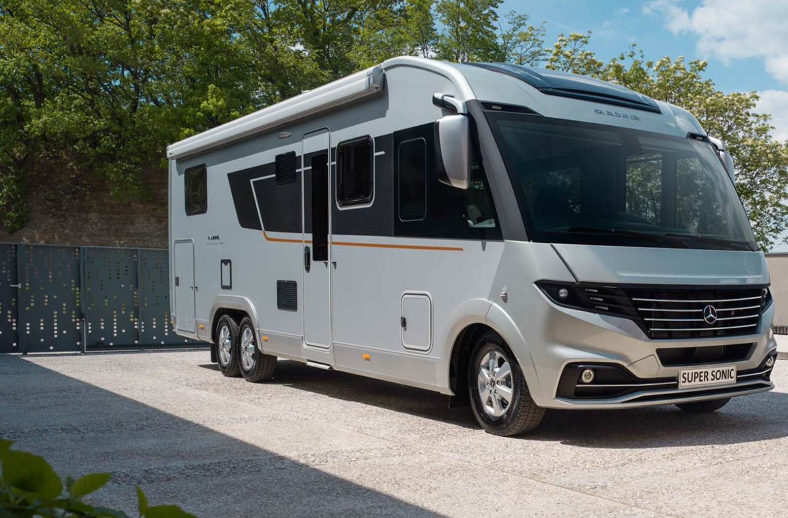 adria supersonic autocaravana de lujo