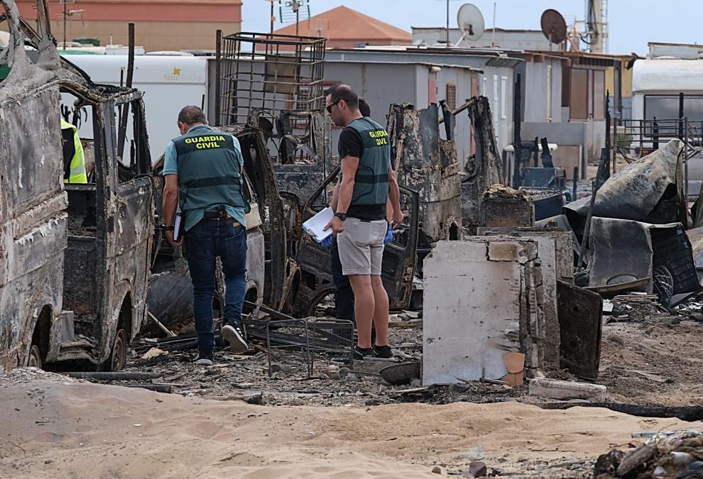 50 autocaravanas calcinadas en un incendio en Fuerteventura