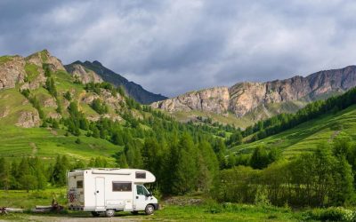 Viaje en autocaravana: 15 pueblos sobre rocas que tienes que conocer