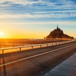 camino-al-mont-saint-michel-al-atardecer-normandia-francia(1)